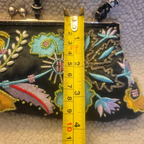 Vintage Chateau Beaded Embroidered Black w/Satin Kiss Lock in Floral Paisley - Picture 13 of 13